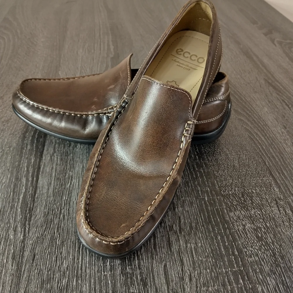 ECCO Classic Moc mens loafer. Size  9.5. Slip ons Leather great condition Brown - Picture 14 of 15